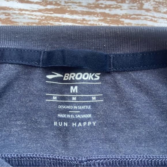Brooks Run Happy Tank Top Size Medium - Picture 5 of 5